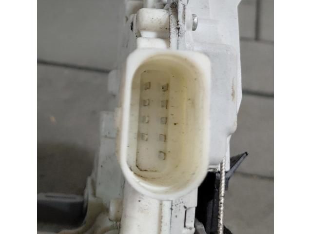 bontott AUDI Q3 Jobb hátsó Ajtózár