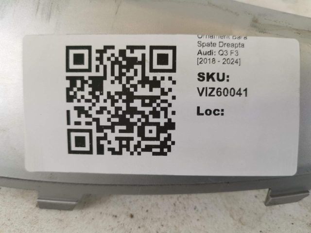 bontott AUDI Q3 Jobb hátsó Lökhárító Díszléc