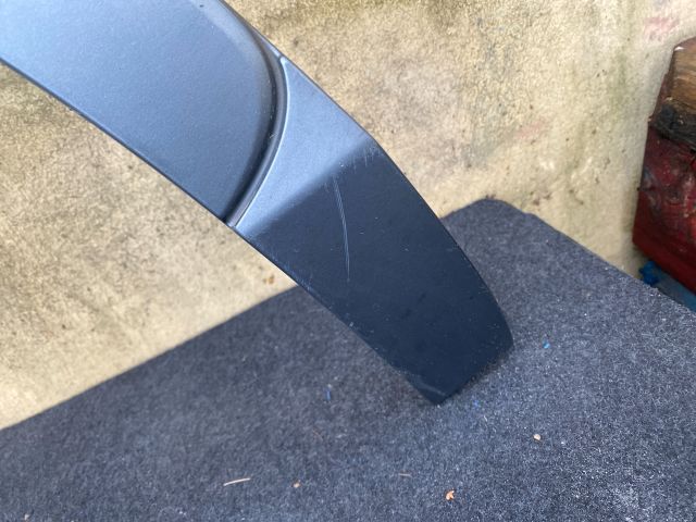 bontott AUDI Q3 Jobb hátsó Sárvédő Szélesítő