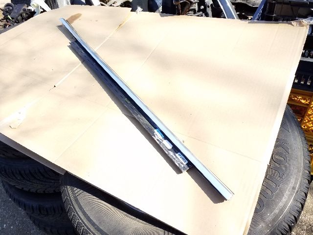 bontott AUDI Q3 Jobb hátsó Vízlehúzó Gumicsík