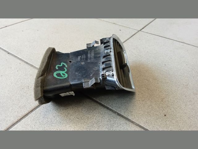 bontott AUDI Q3 Jobb Szellőző