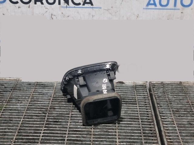 bontott AUDI Q3 Jobb Szellőző