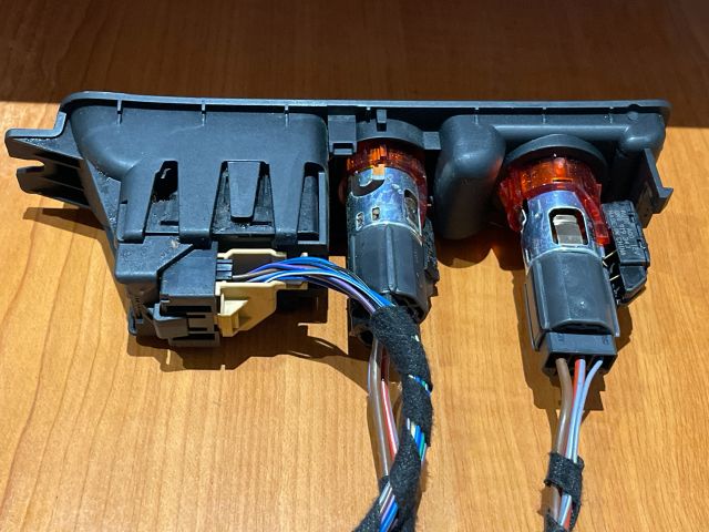 bontott AUDI Q3 Kézifék Kapcsoló