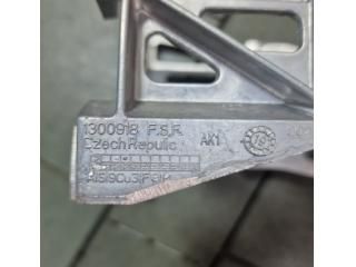 bontott AUDI Q3 Könyöklő