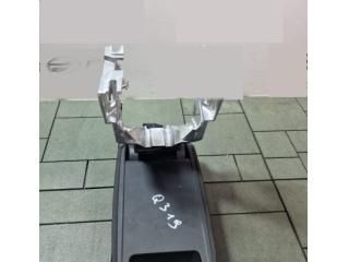 bontott AUDI Q3 Könyöklő