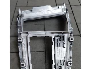 bontott AUDI Q3 Középkonzol Keret