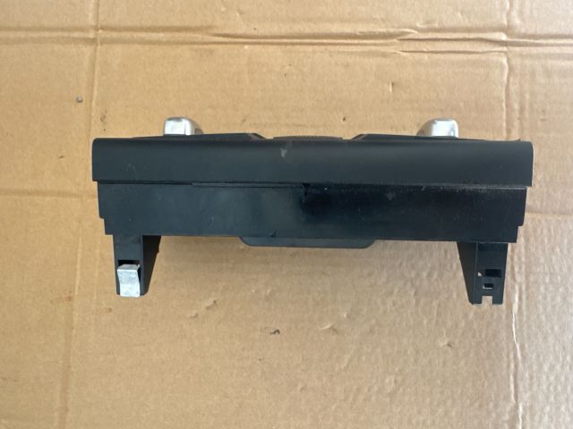 bontott AUDI Q3 Középkonzol Vezérlő Panel