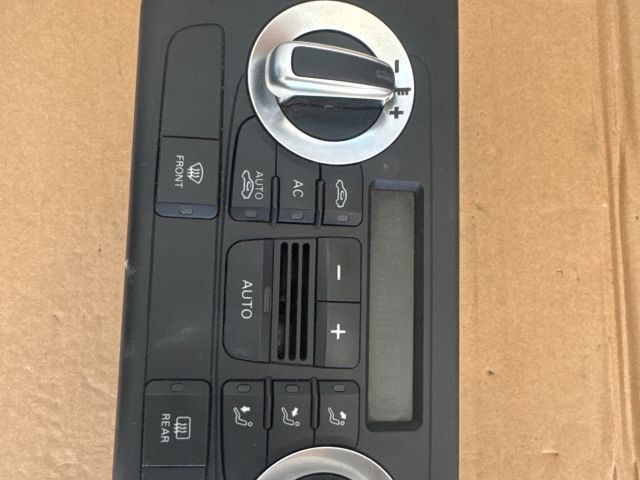 bontott AUDI Q3 Középkonzol Vezérlő Panel