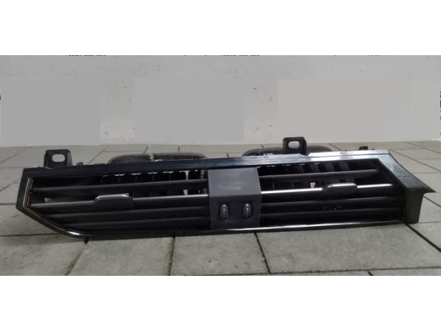 bontott AUDI Q3 Középső Szellőző