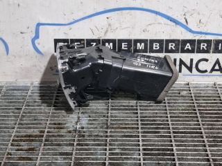 bontott AUDI Q3 Középső Szellőző