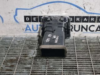 bontott AUDI Q3 Középső Szellőző