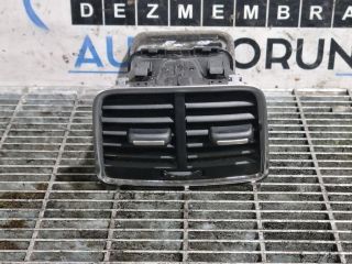 bontott AUDI Q3 Középső Szellőző