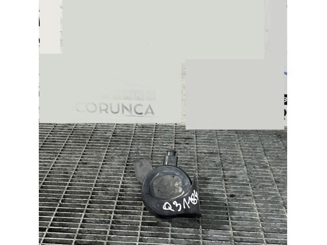 bontott AUDI Q3 Kürt