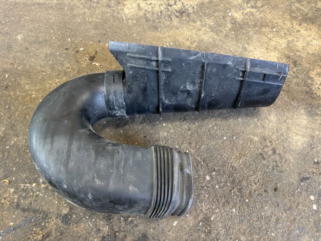 bontott AUDI Q3 Légbeömlő