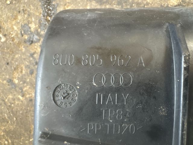 bontott AUDI Q3 Légbeömlő