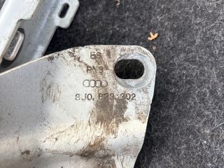 bontott AUDI Q3 Motorháztető Jobb Zsanér