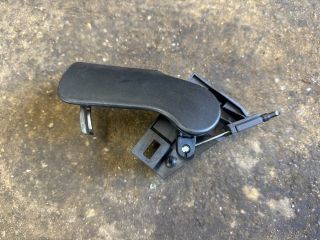 bontott AUDI Q3 Motorháztető Nyitó Kar / Gomb