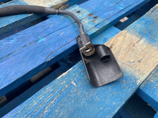 bontott AUDI Q3 Pozitív Kábel