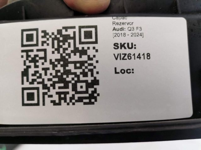 bontott AUDI Q3 Tankajtó