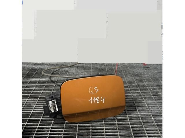 bontott AUDI Q3 Tankajtó