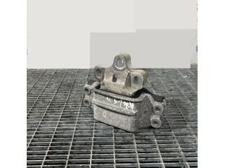 bontott AUDI Q3 Tartó Bak