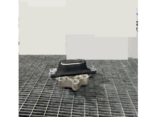 bontott AUDI Q3 Tartó Bak