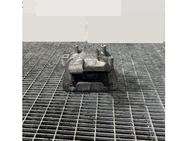 bontott AUDI Q3 Tartó Bak