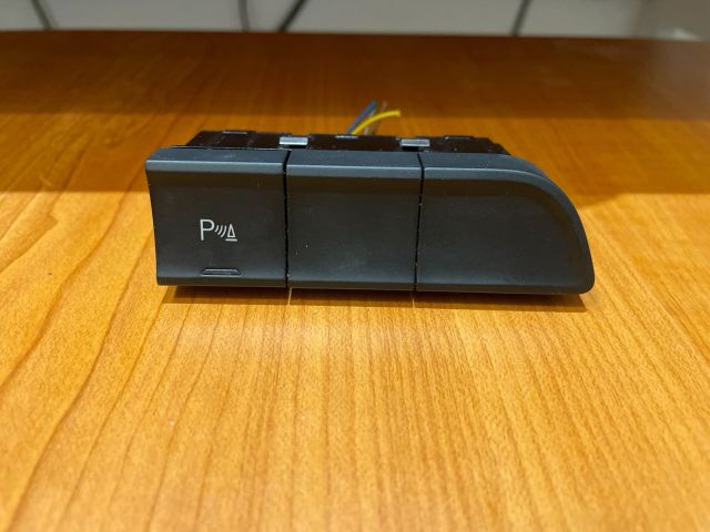 bontott AUDI Q3 Tolatóradar Kapcsoló