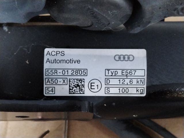 bontott AUDI Q3 Vonóhorog