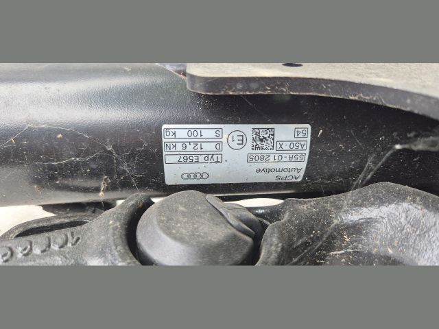 bontott AUDI Q3 Vonóhorog