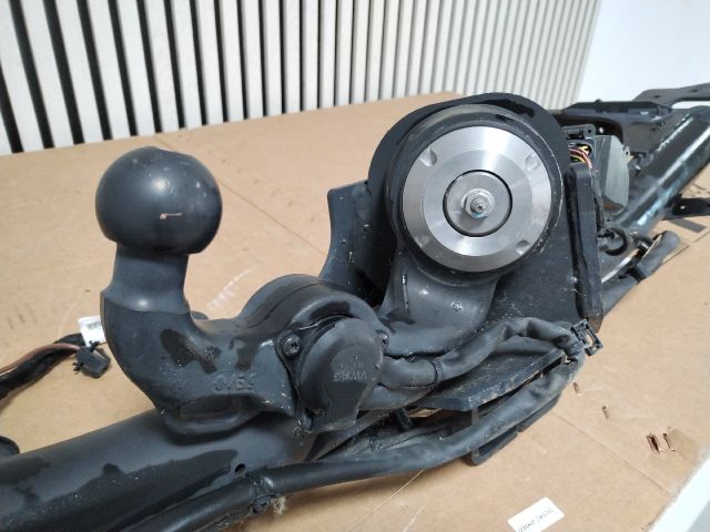 bontott AUDI Q3 Vonóhorog