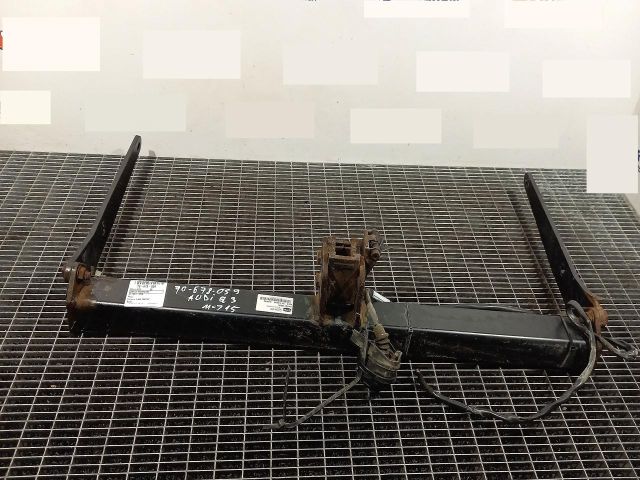 bontott AUDI Q3 Vonóhorog