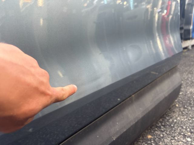 bontott AUDI Q4 Bal első Ajtó (Üres lemez)