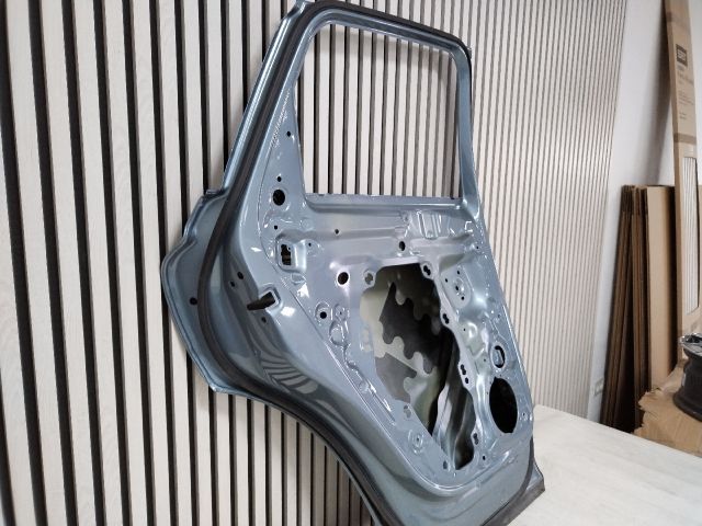 bontott AUDI Q4 Bal hátsó Ajtó (Üres lemez)