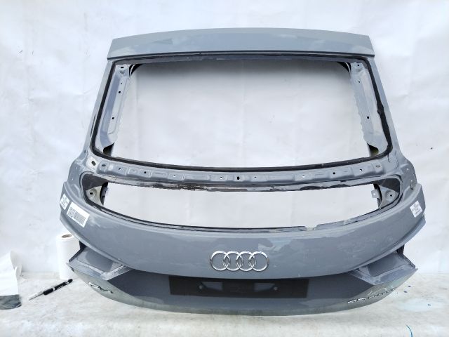 bontott AUDI Q4 Csomagtérajtó (Üres lemez)