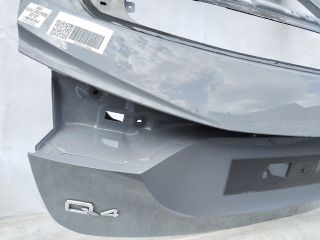 bontott AUDI Q4 Csomagtérajtó (Üres lemez)