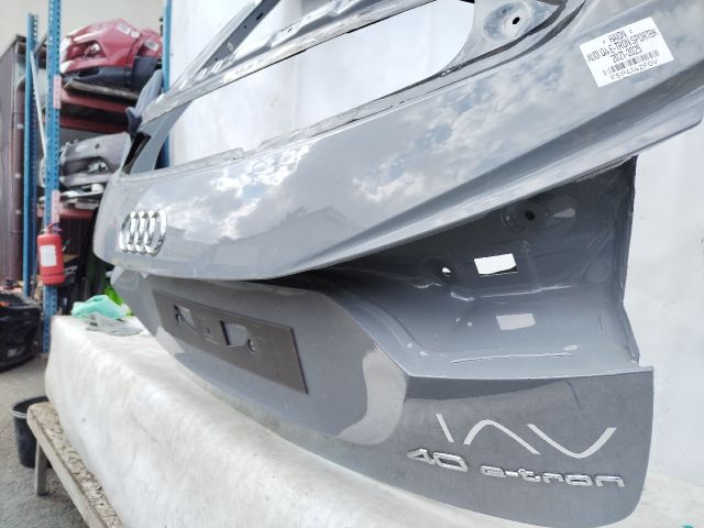 bontott AUDI Q4 Csomagtérajtó (Üres lemez)