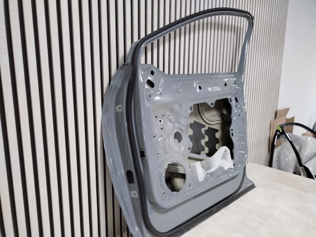 bontott AUDI Q4 Jobb első Ajtó (Üres lemez)