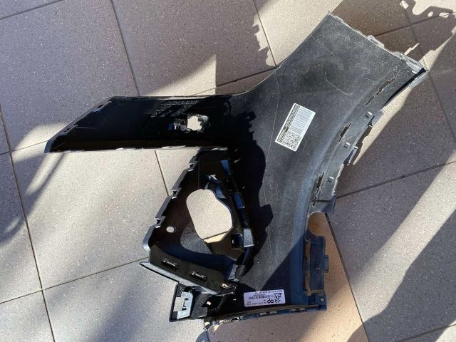 bontott AUDI Q4 Jobb első Lökhárító Sarok