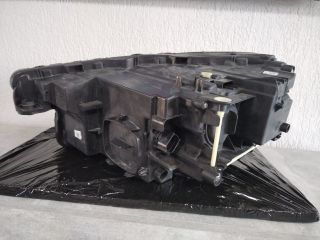 bontott AUDI Q4 Jobb Fényszóró