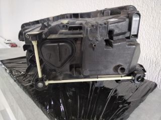 bontott AUDI Q4 Jobb Fényszóró