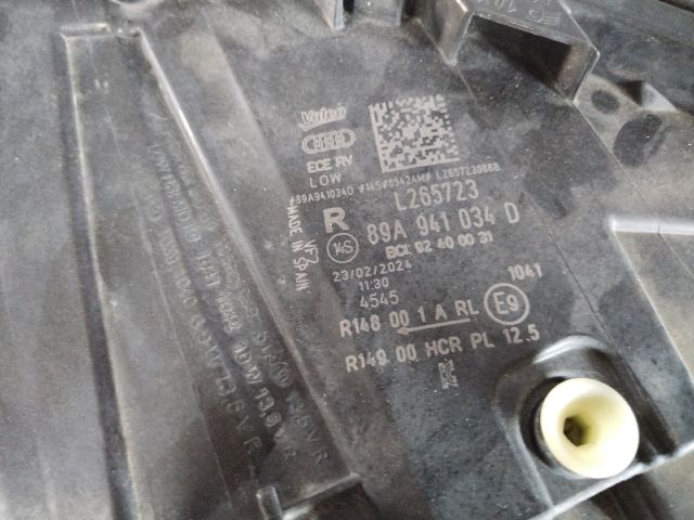 bontott AUDI Q4 Jobb Fényszóró