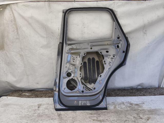 bontott AUDI Q4 Jobb hátsó Ajtó (Üres lemez)