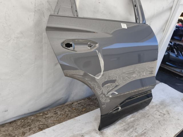 bontott AUDI Q4 Jobb hátsó Ajtó (Üres lemez)