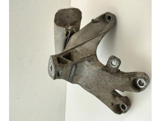 bontott AUDI Q5 Motor Tartó Bak Jobb