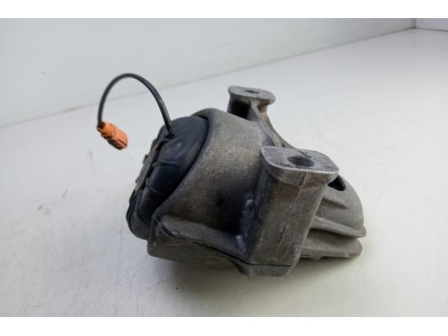 bontott AUDI Q5 Motor Tartó Bak (Pozíciófüggetlen)