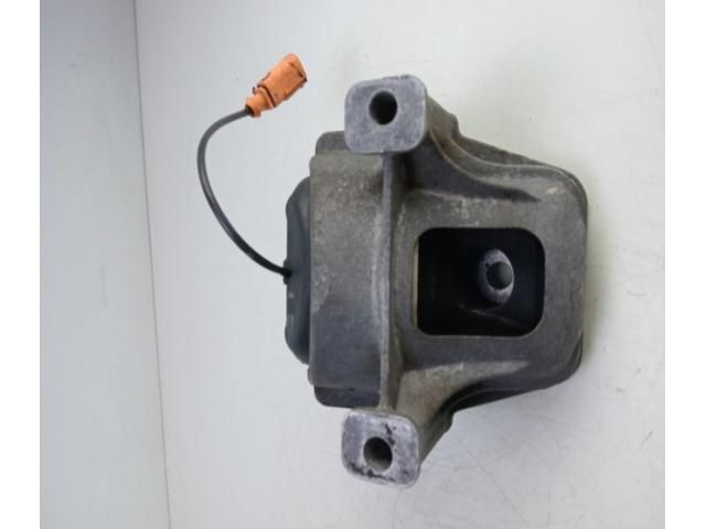 bontott AUDI Q5 Motor Tartó Bak (Pozíciófüggetlen)