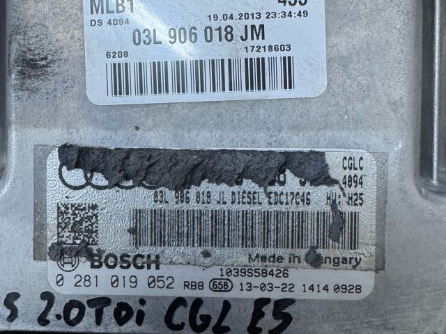 bontott AUDI Q5 Motorvezérlő