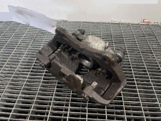 bontott AUDI Q5 Bal első Féknyereg Munkahengerrel