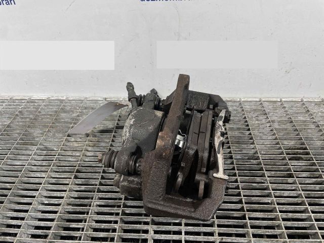 bontott AUDI Q5 Bal első Féknyereg Munkahengerrel